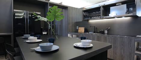 5 hours: 17:00-22:00( shared bathroom) | Jaettu keittiö