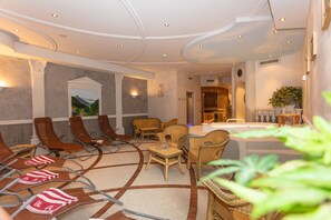 ซาวน่า, อ่างน้ำร้อน, ห้องอบไอน้ำ