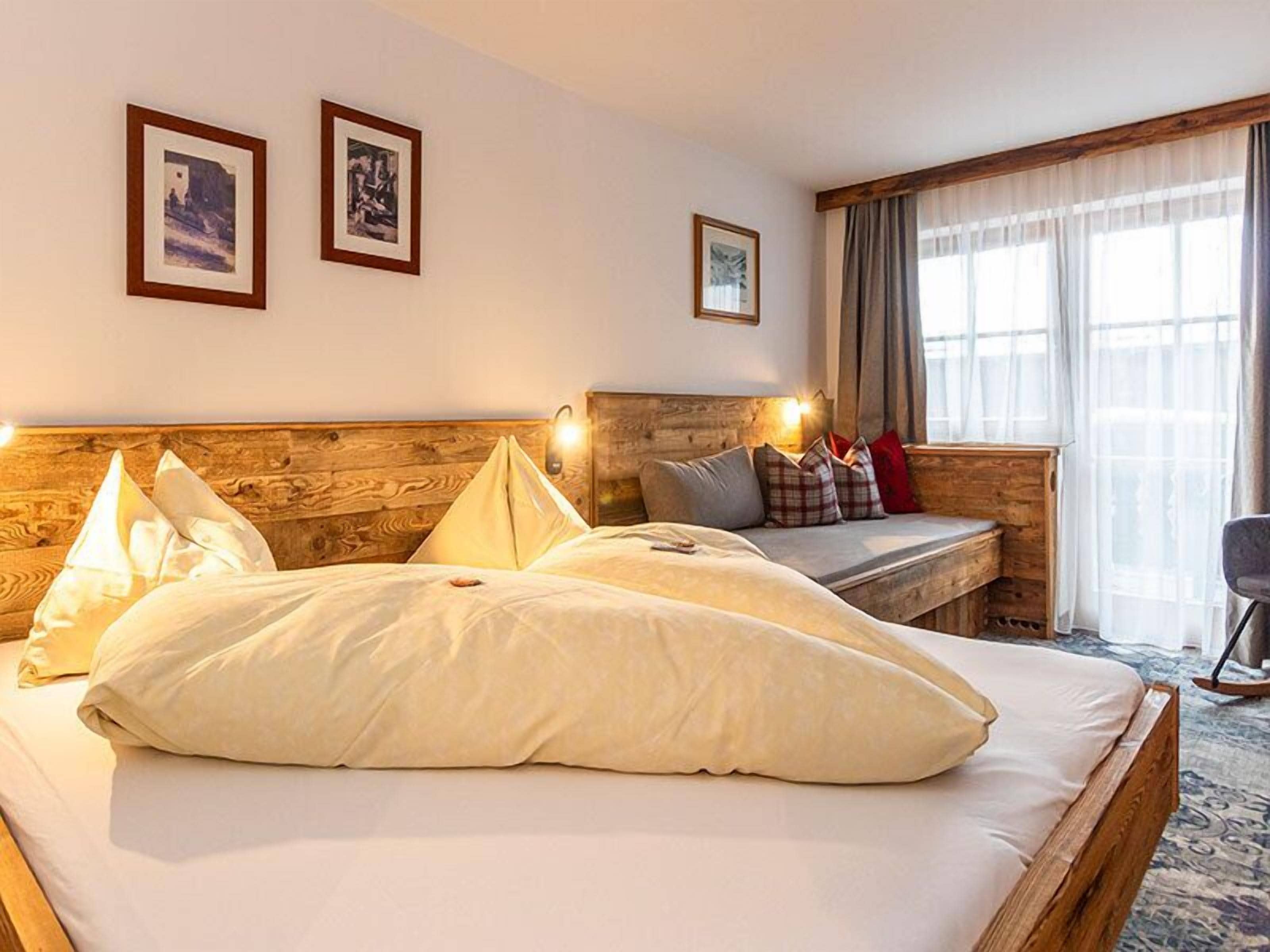 Double Room (Medium)