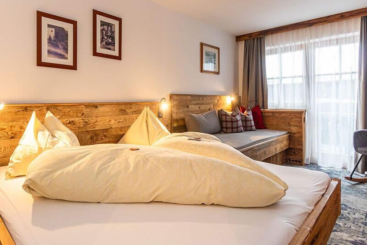 Double Room (Medium)