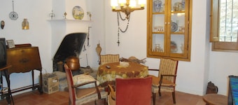 Cal Son is a house located within the urban area of ​​the town of Alpens