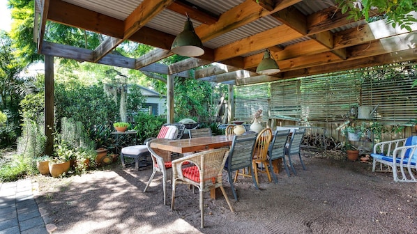 Outdoor dining