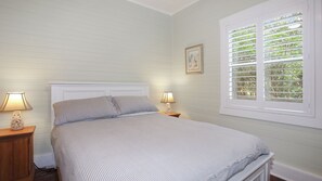 2 habitaciones y tabla de planchar con plancha 