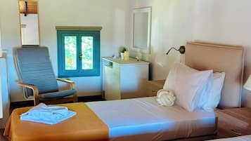 House, 2 Bedrooms | 2 bedrooms, laptop workspace, iron/ironing board, cribs (free)
