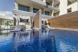 Pool | Outdoor pool - Planet Hollywood Adult Scene Cancun, An Autograph Collection All-inclusive Resort - Adults Only (Costa Mujeres)