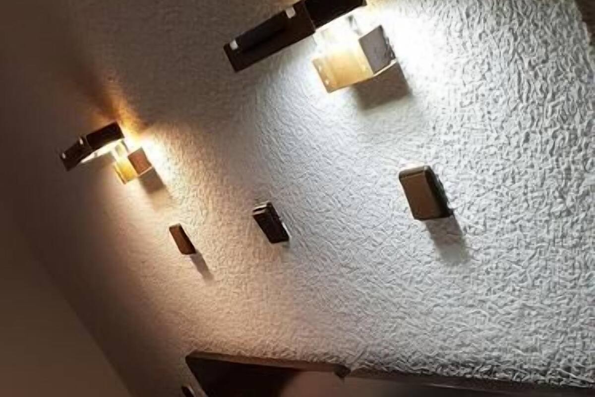 Desk, WiFi (free), bed sheets