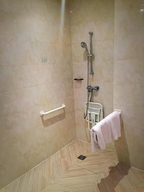 Standard Single Room | Bathroom | Shower, hair dryer, towels, soap