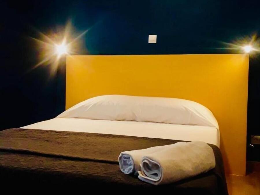 Standard Single Room | Meja, langsir/tirai gelap terus, katil lipat simpan/tambahan