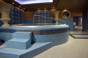 Sauna, bañera de hidromasaje, baño turco, baños de barro
