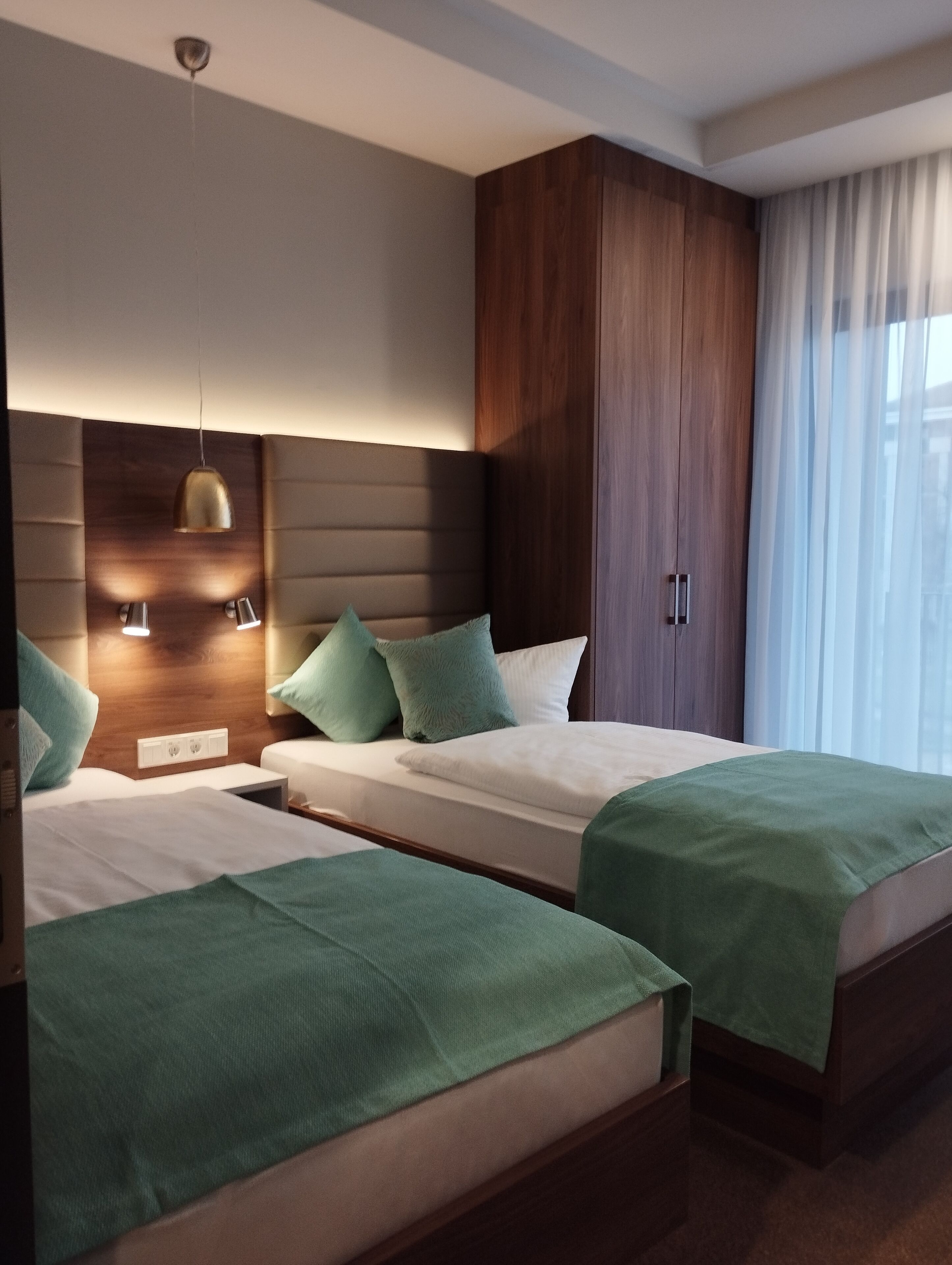 deluxe apartment, 2 bedrooms, non smoking, balcony | 1 bedroom, hypo-allergenic bedding, in-room safe, desk