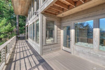 Elegant Water View, Walk to Moran State Park, Kayak, Trails, Rosario Resort, Minutes to Town