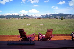 Property grounds - Large Family home with full Teton views and hot tub (Driggs)
