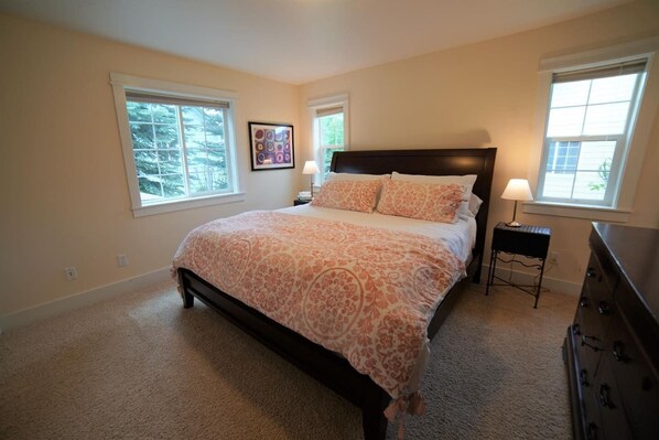 3 bedrooms, iron/ironing board, travel cot, free WiFi - Family Home in Driggs near Targhee with Hot Tub & A/C (Driggs)