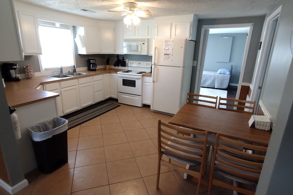 Refrigerador, microondas, horno, lavavajillas