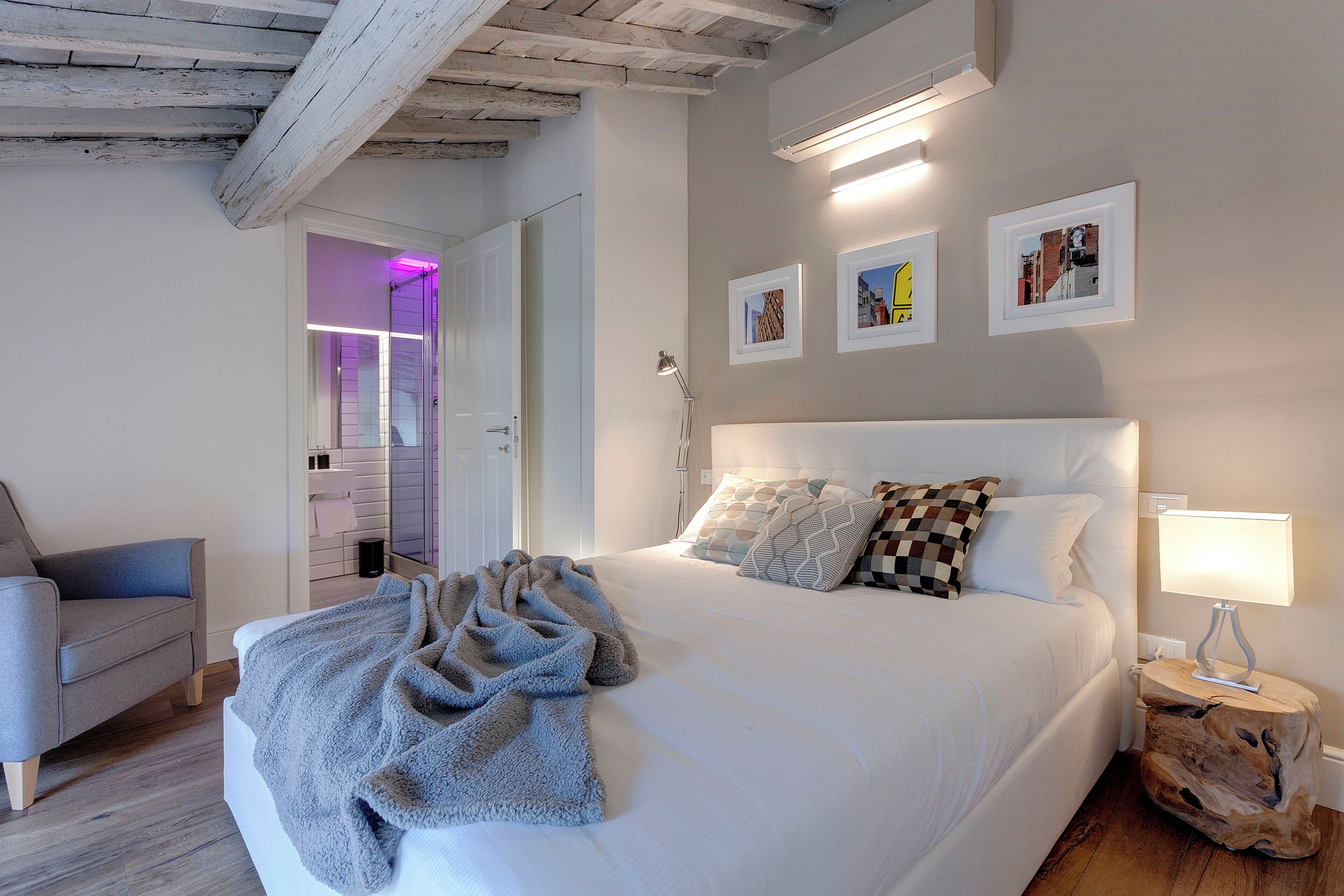 2 habitaciones, tabla de planchar con plancha y wifi gratis 