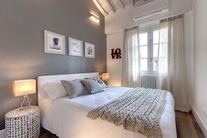 Apartment, 2 Schlafzimmer | 2 Schlafzimmer, Bügeleisen/Bügelbrett, kostenloses WLAN, Bettwäsche