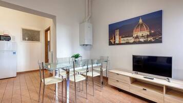 Mamo Florence - Terzo 3 Bedrooms Apartment | Zona de estar | Una televisión LCD