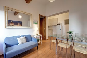 Mamo Florence - Terzo 3 Bedrooms Apartment | Living area