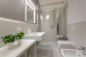 Apartment, 3 Bedrooms | Bathroom | Separate tub and shower, rainfall showerhead, hair dryer, bidet - Vertical Garden Apartments by Mamo Florence (Florence)