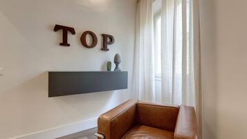 Apartment, 2 Bedrooms | Living area