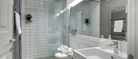 Appartement, 2 chambres | Salle de bain