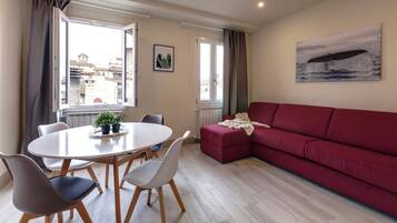 Minuetto - One Bedroom Apartment with view - 4th Floor | Area soggiorno | TV LCD