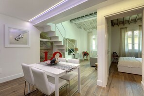 Appartement, 2 chambres | Restauration dans la chambre