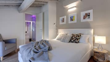 Apartment, 2 Bedrooms | Free WiFi, bed sheets