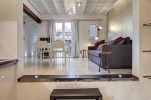 Apartment, 2 Bedrooms | Living area | LCD TV - Mamo Florence – Victor Apartment (Florence)