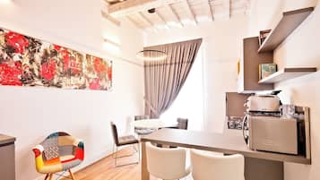 One Bedroom Apartment with Terrace | Salle à manger