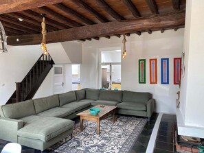 TV, fireplace, offices - Authentic house (6p) in prime location near Maastricht (Eijsden)