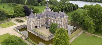 Authentic luxury group stay (10p) near Maastricht