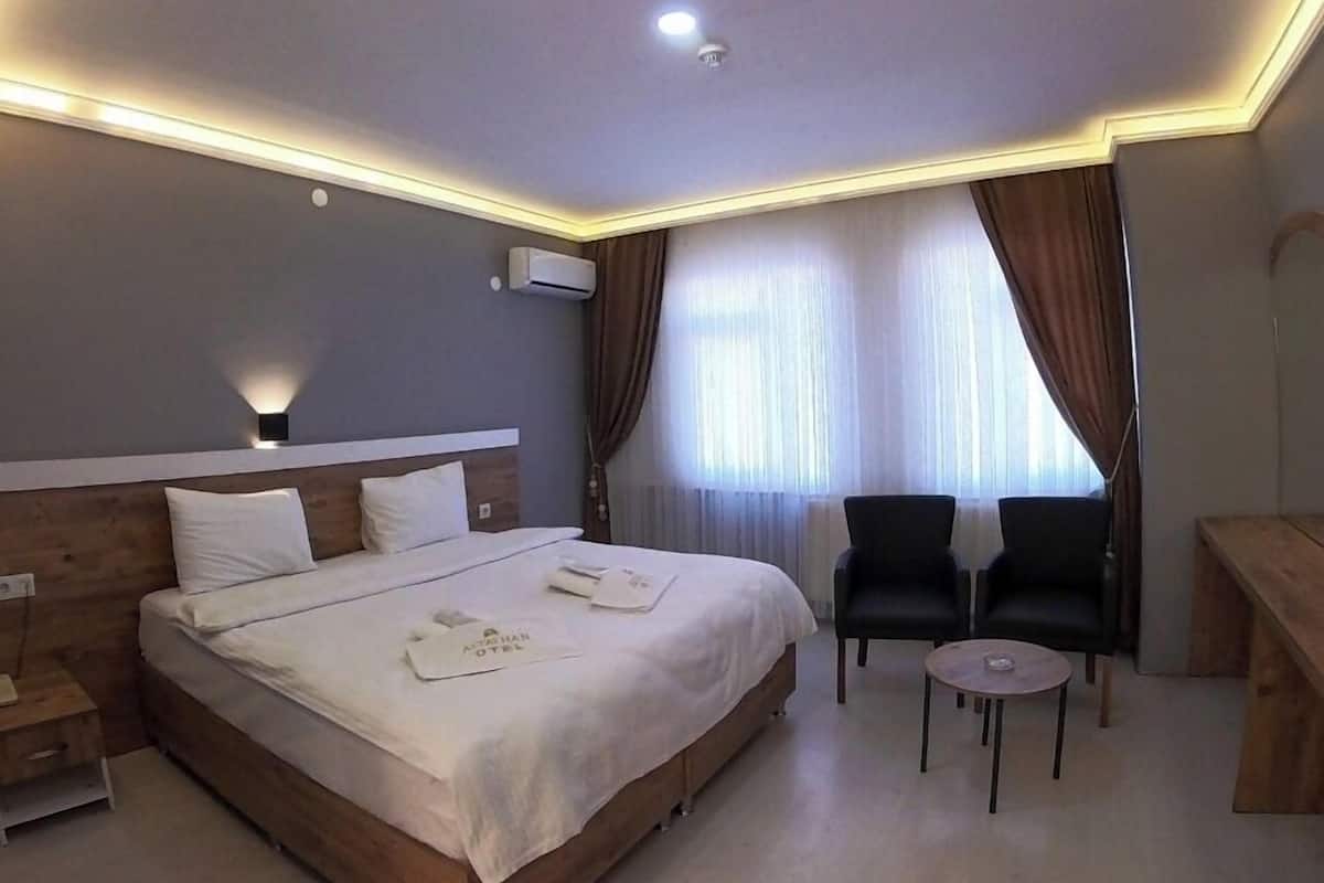 Masa, ücretsiz kablosuz İnternet, çarşaf takımı