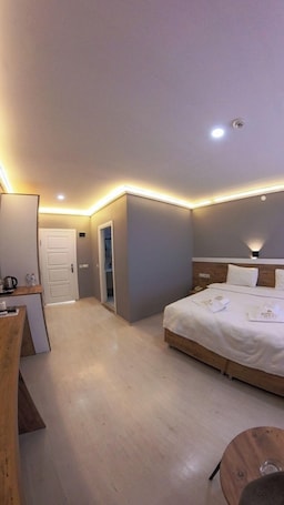 Desk, free WiFi, bed sheets