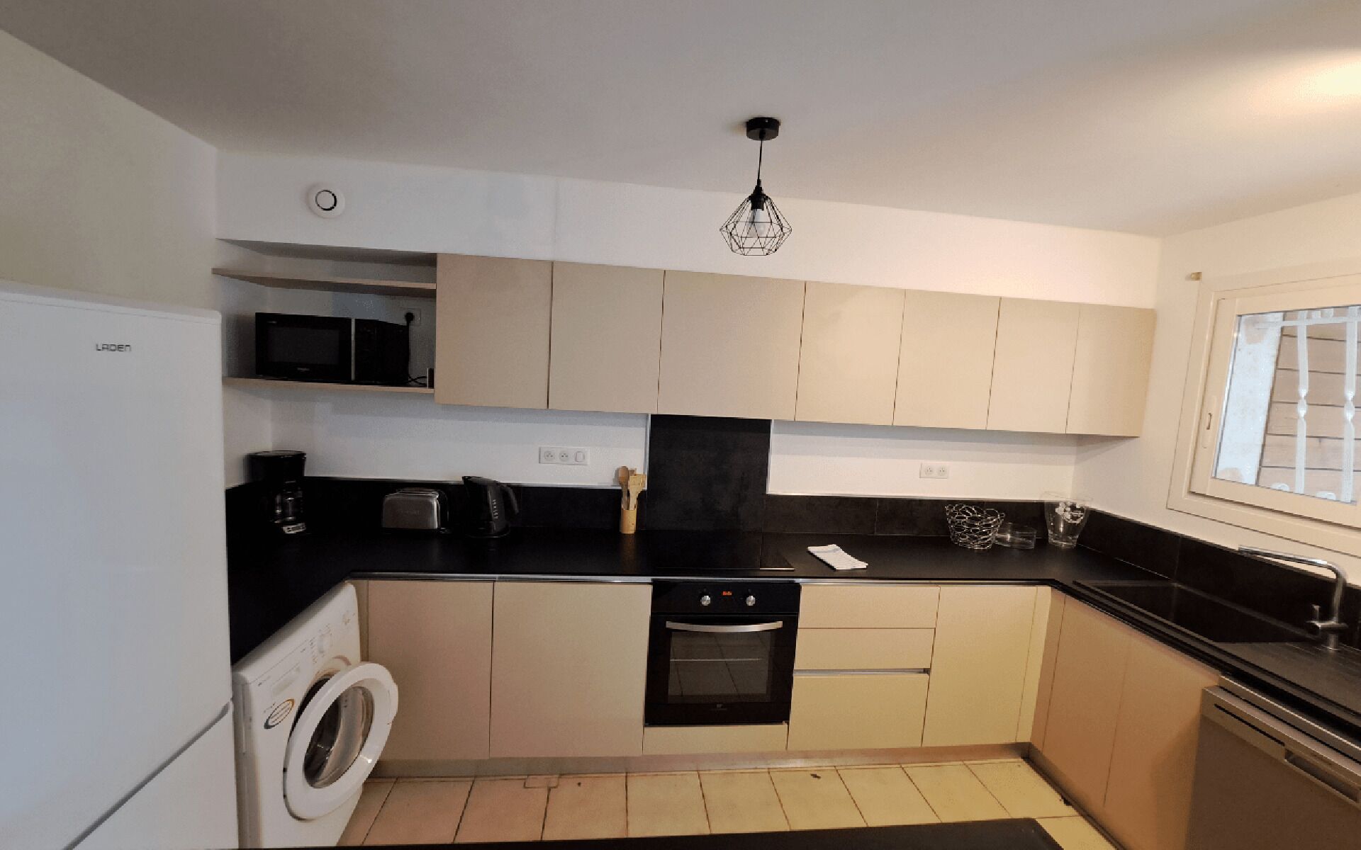 Fridge, coffee/tea maker, toaster