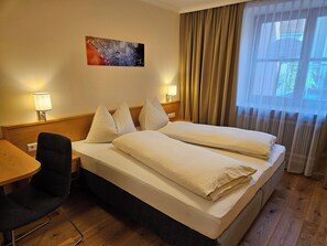 Apartment (Nr.10) | In-room safe, desk, free WiFi, bed sheets - Gasthof Löcker (Radstadt)