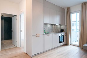 Dishwasher, coffee/tea maker, high chair, cookware/dishes/utensils - Hitrental Letzigrund Apartments (Zürich)
