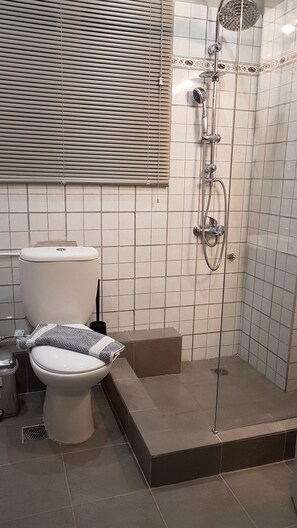 Apartment, 6 Bedrooms | Bathroom - Erra - Chocolate - Athens Center (Athens)