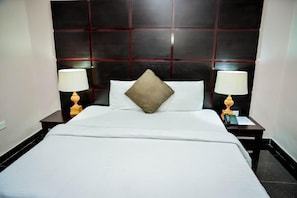 Basic Room | Minibar, in-room safe, desk, free WiFi