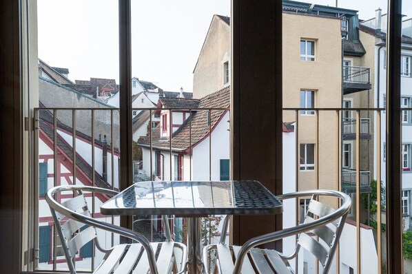 Balcony - Hitrental Marktplatz Studios (Basel)