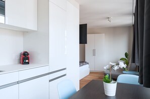 Microwave, oven, dishwasher, coffee/tea maker - Hitrental Marktplatz Studios (Basel)