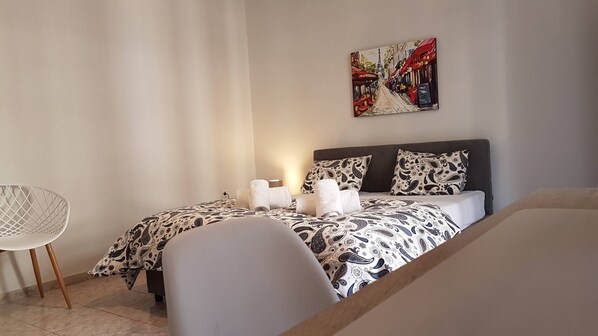 Apartment, 6 Bedrooms | 6 bedrooms, laptop workspace, free WiFi, bed sheets
