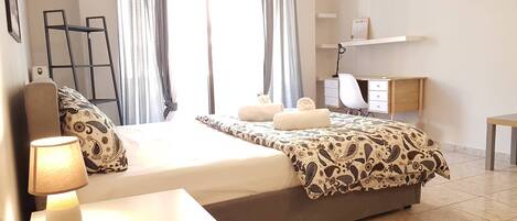 Apartment, 6 Schlafzimmer | 6 Schlafzimmer, laptopgeeigneter Arbeitsplatz, kostenloses WLAN