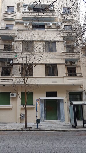 Exterior - Erra - Carmine - Athens Center,150m²,6 BD,3 BATH (Athens)