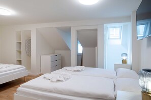 2 bedrooms, bed sheets - Hitrental Old Town Apartments (Lucerne)