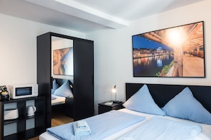 2 bedrooms, bed sheets