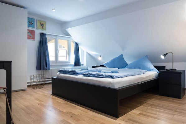 2 bedrooms, bed sheets