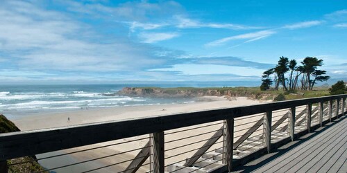 Star House Lodge - Ocean Front Timbered Lodge