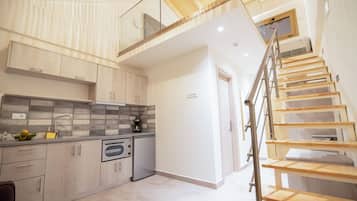 Premium Double Room, Balcony, Sea View | Private kitchen | Fridge, oven, stovetop, highchair