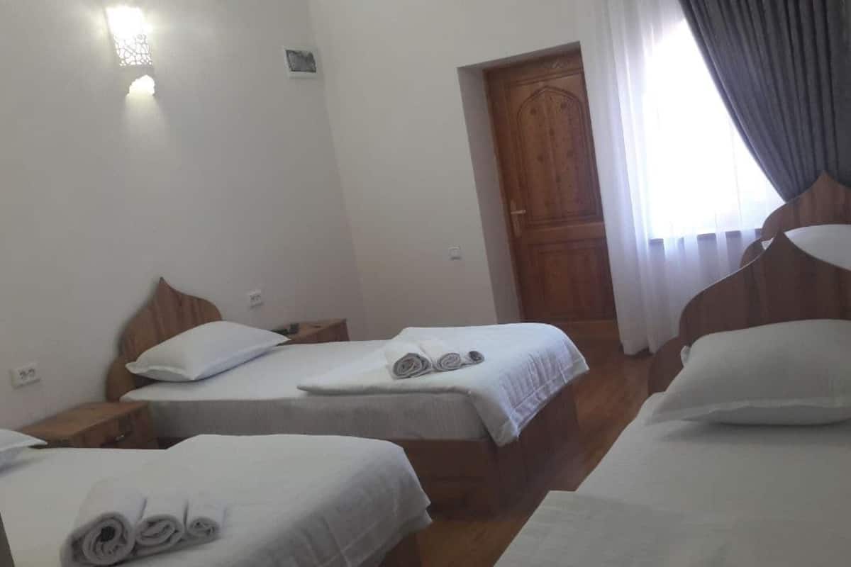 Escrivaninha, quartos à prova de som, Wi-Fi de cortesia